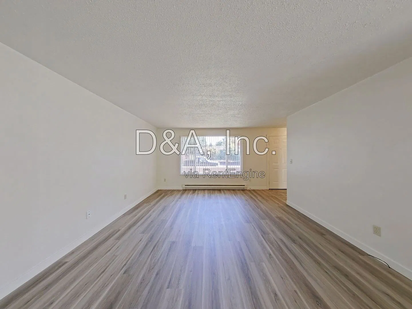 3 bed, 1.0 bath, 1056 sqft, $2,295 — Photo 3