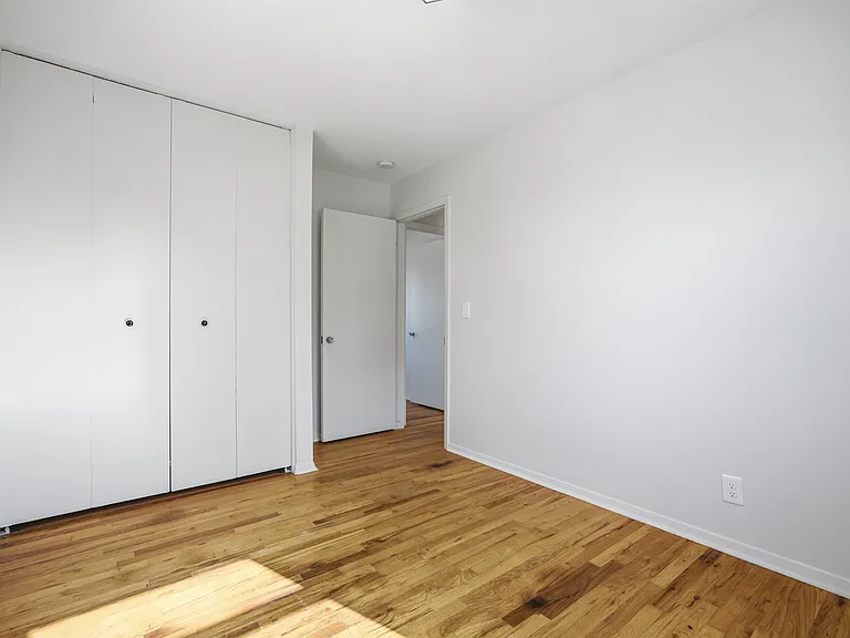 3314 S 122nd St — Photo 14