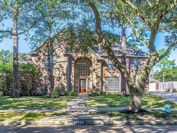 This stunning 2 story home has everything you need all under one roof.