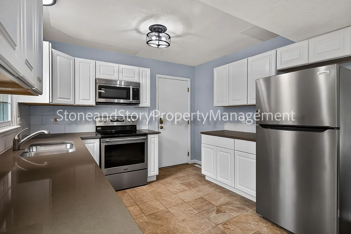 Building Photo - 3125 SW Mulvane St
