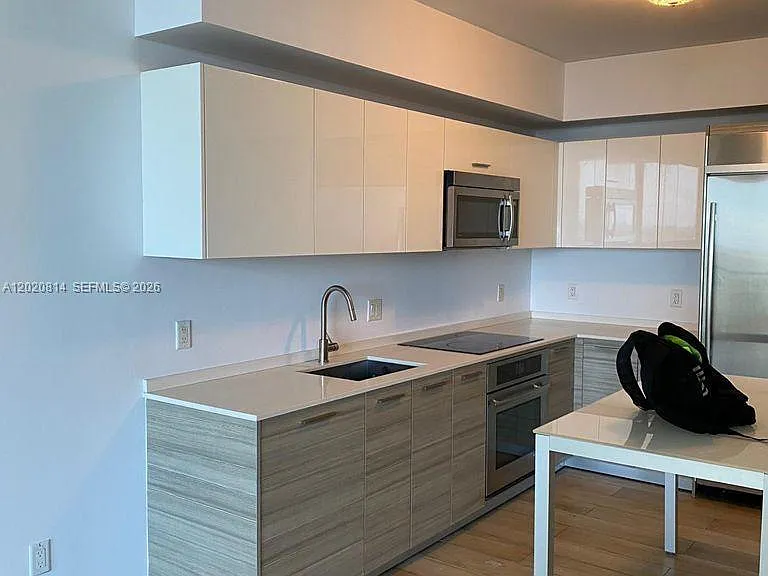 1300 Brickell Bay Dr #1805 — Photo 3