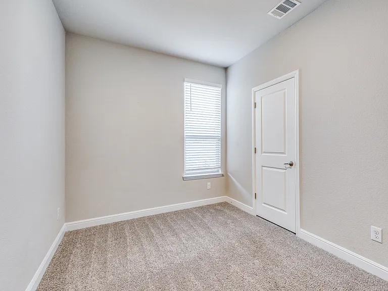 1240 Bosque Ln — Photo 8