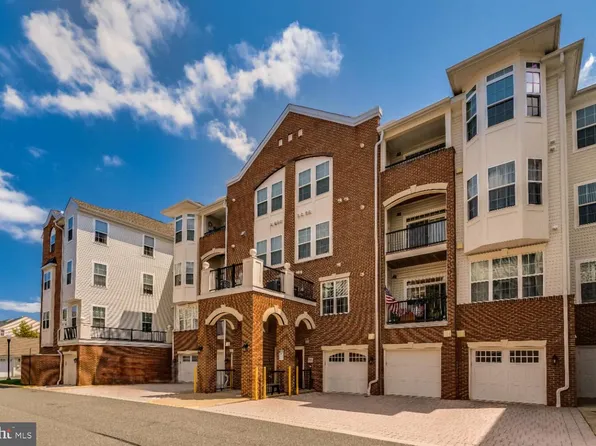 10273 Fountain Cir APT 202, Manassas, VA 20110