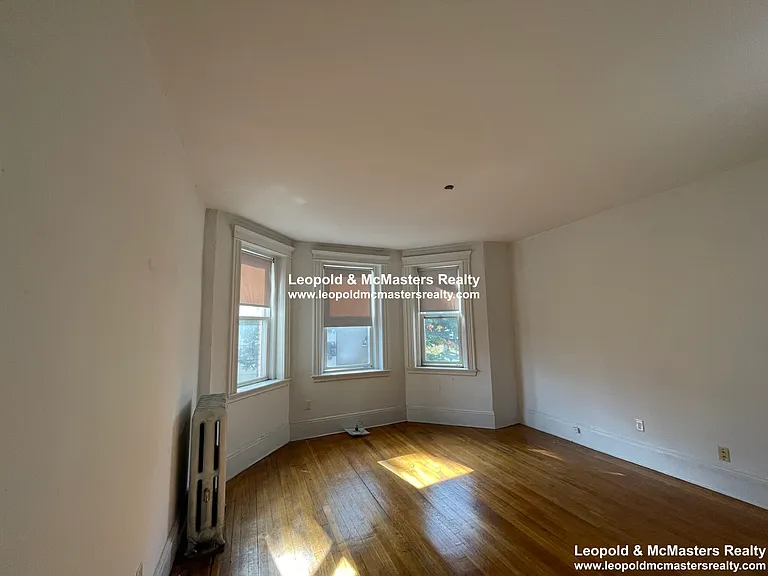 Kelton Street Apartments — Photo 39