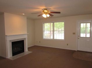 100 Verbeck Ln #4, Clifton Park, NY 12065