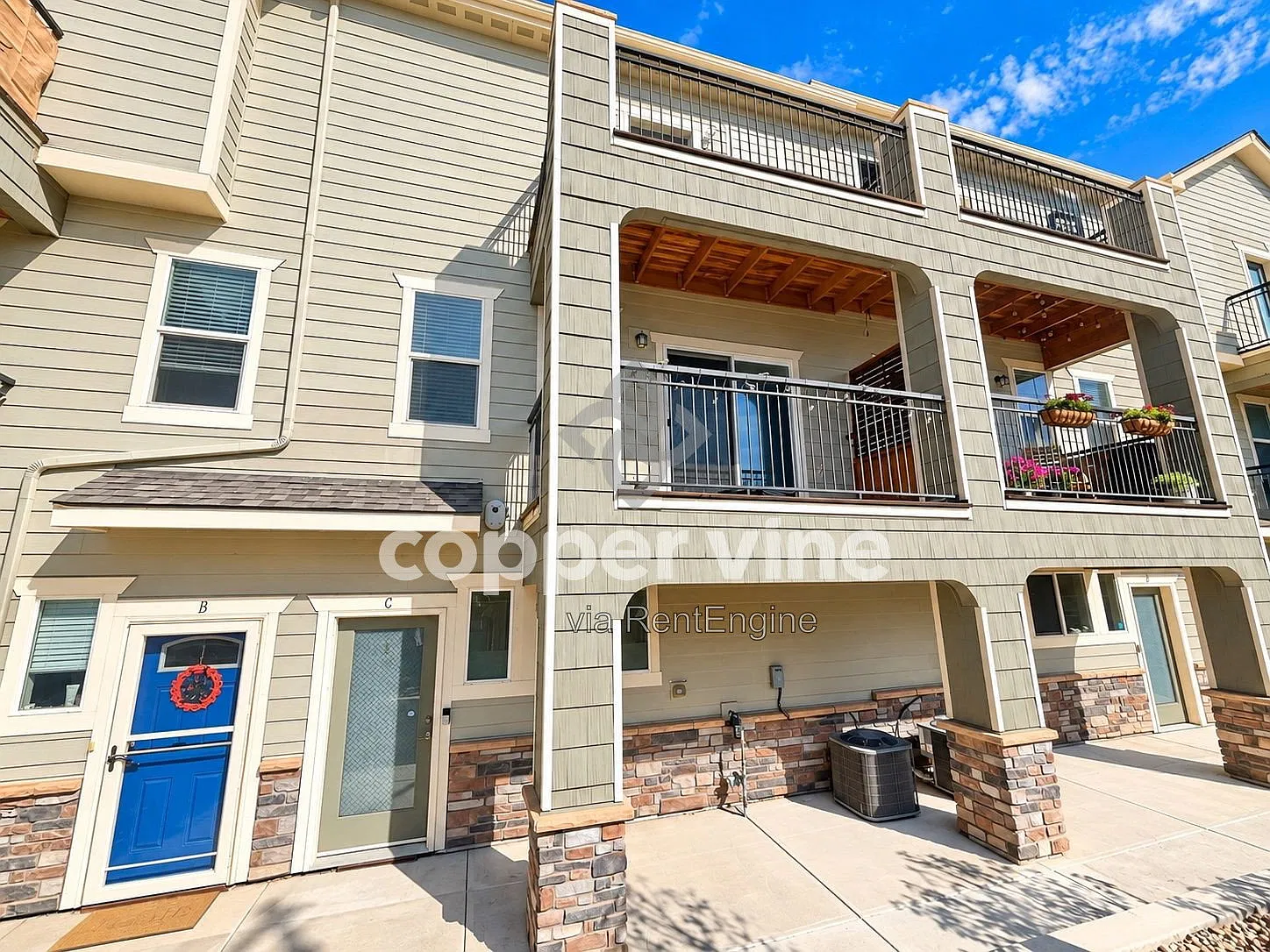 2 bed, 4.0 bath, 1588 sqft, $2,330 — Photo 1