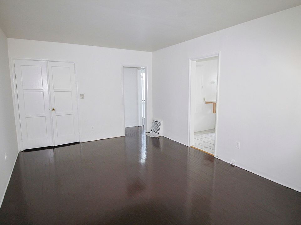 1st image of 14138 Sherman Way #14140