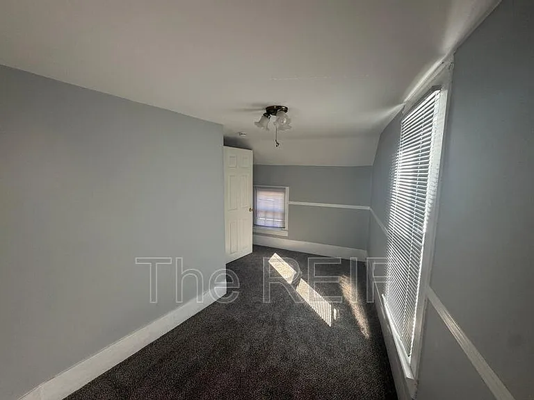 134 E Vienna St — Photo 6