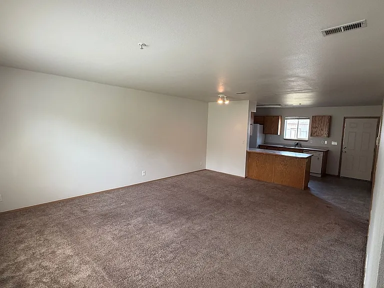 1813 E 3rd Ave — Photo 20