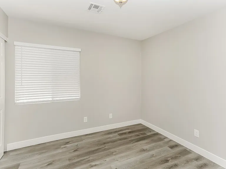 5429 Cliff Dancer St — Photo 12