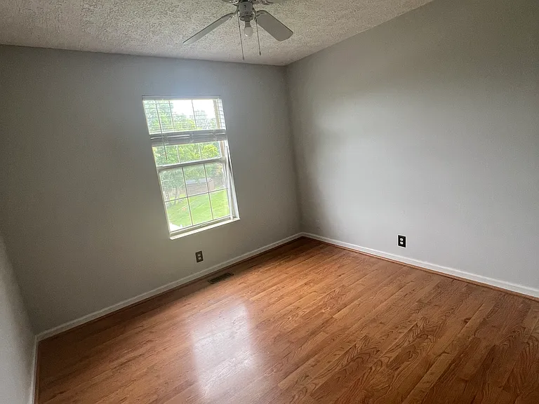 3504 Thornehill Dr — Photo 28