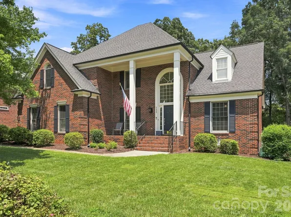 4620 Fairvista Dr, Charlotte, NC 28269