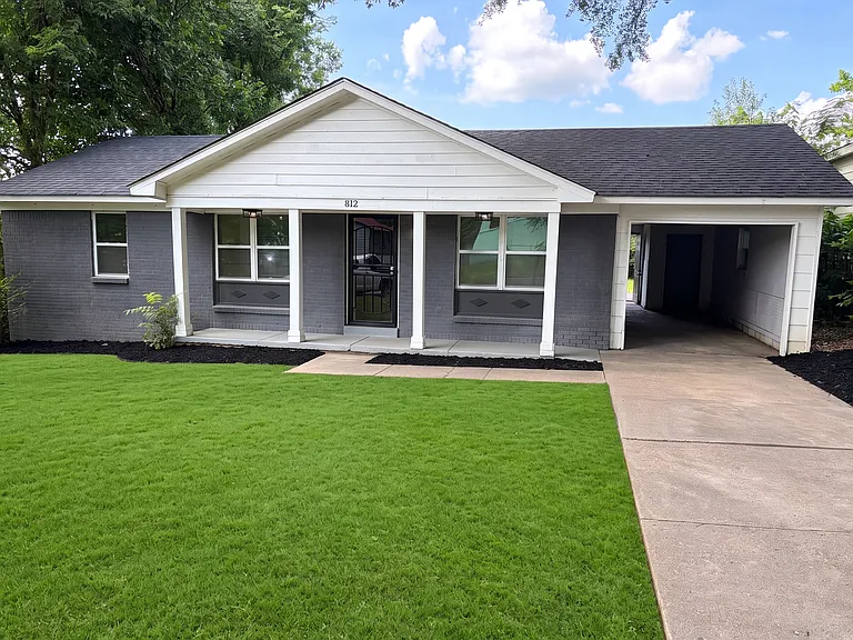 812 Leacrest Ave — Photo 2