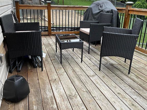 5th image of 111 Christopher Ln
