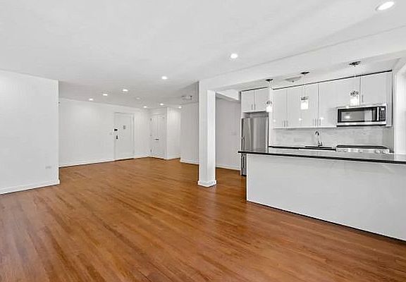 3rd image of 530 W 236th St #3HH