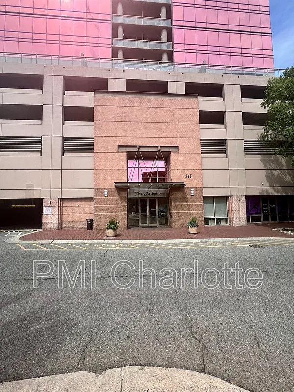 Building Photo - 315 Arlington Ave #803