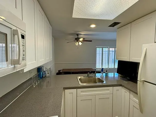 2392 Medlar Rd — Photo 11