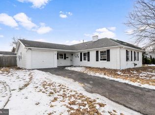 46 Parish Ln, Willingboro, NJ 08046