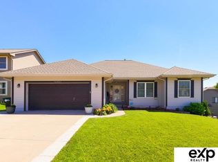 16461 Drexel St, Omaha, NE 68135