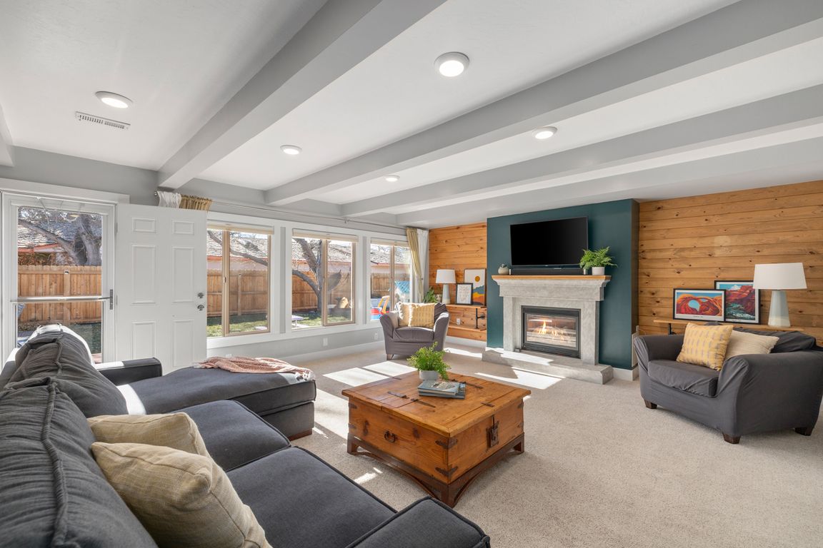 next background image