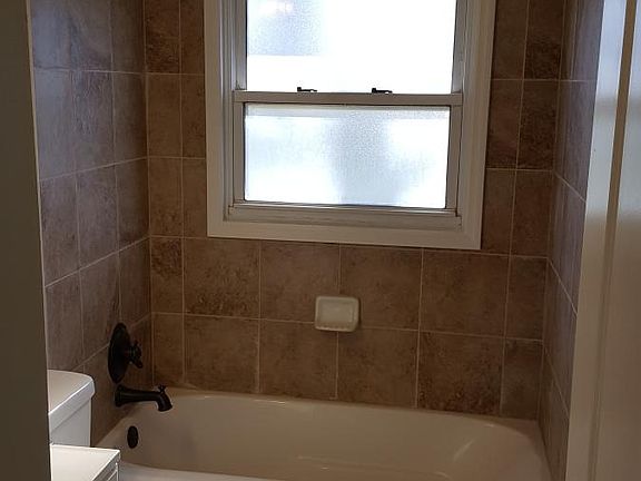 4th image of 2764 Wayside Dr E