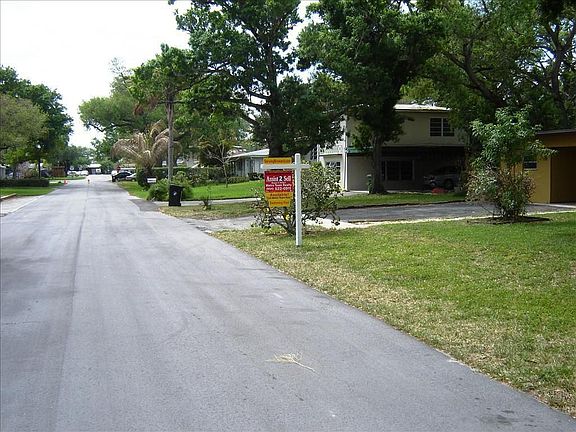 5th image of 2991 SW 22nd St