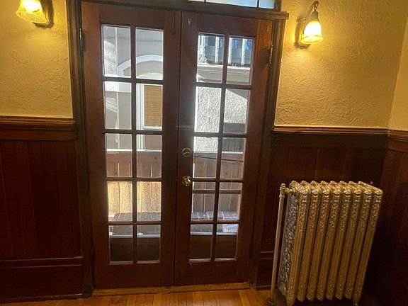 2nd image of 1060 N Pennsylvania St APT 3