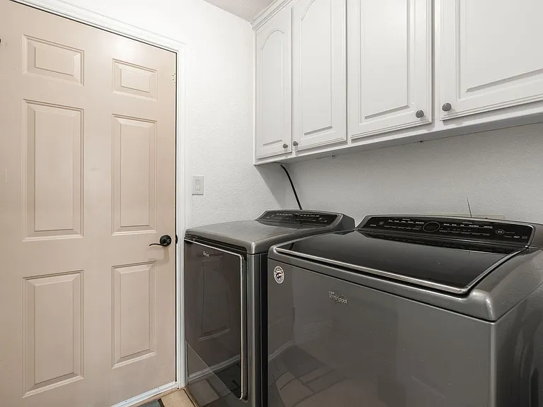 104 Olympic Dr — Photo 31