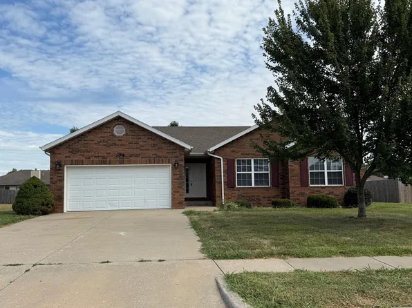 109 E Comanche Court, Strafford, MO 65757