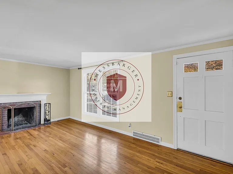 4307 Oxford Rd — Photo 4