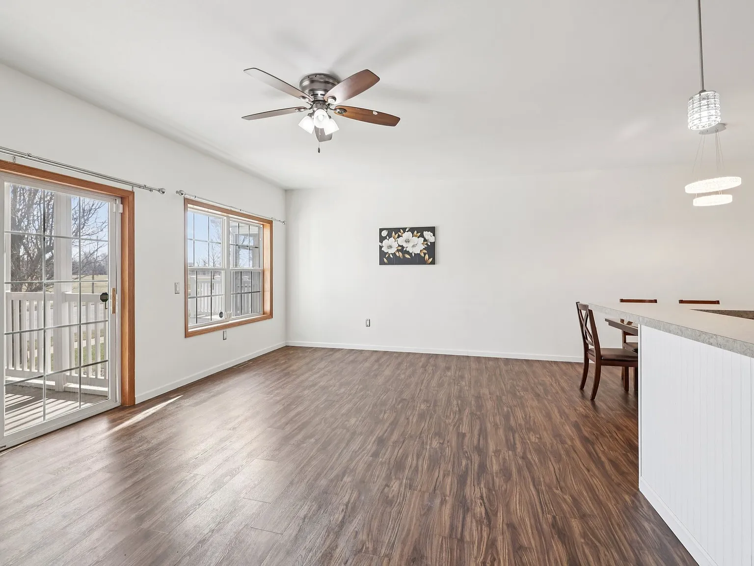 4 bed, 3.5 bath, 2402 sqft, $3,250 — Photo 2