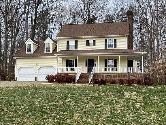 3rd image of 2735 Crescent Hill Ct