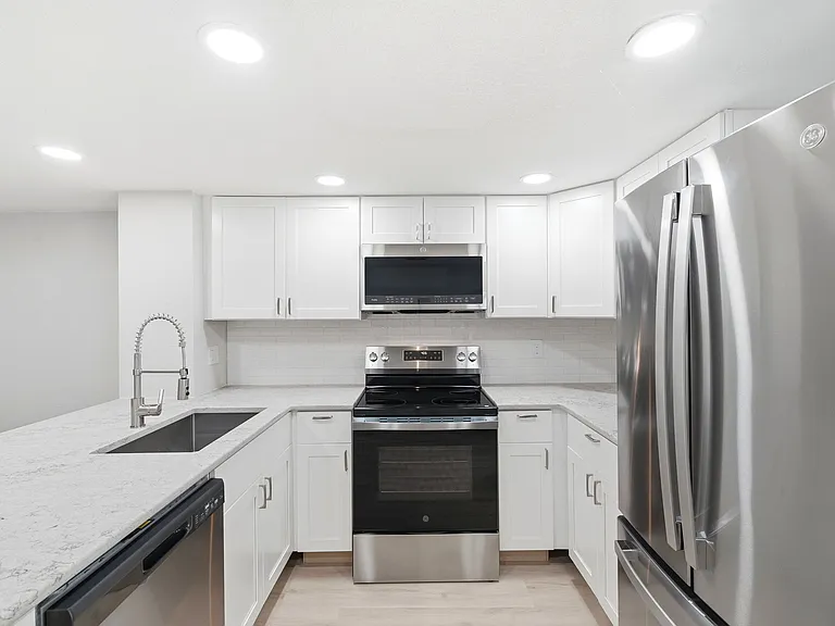 8511 J R Manor Dr — Photo 18