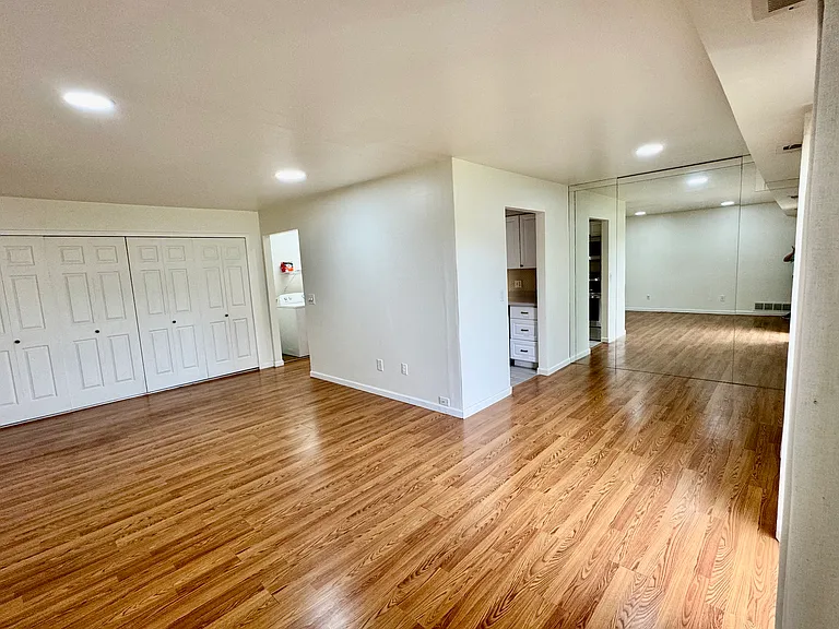 30060 W Twelve Mile Rd #96 — Photo 21