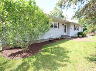 101 Green Clover Dr, Henrietta, NY 14467