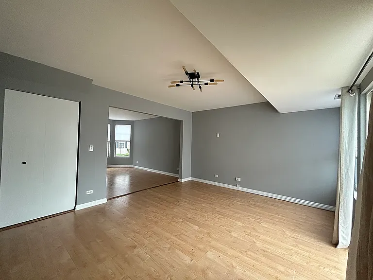 205 W Washington St — Photo 7