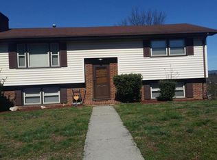 4125 High Acres Rd NW, Roanoke, VA 24017