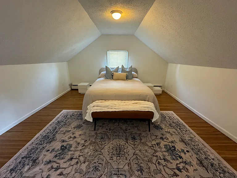 125 Redfern Dr — Photo 11