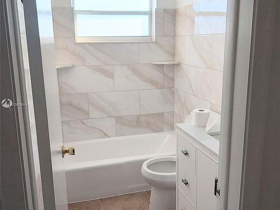 3rd image of 1300 N 17th Ave APT 202