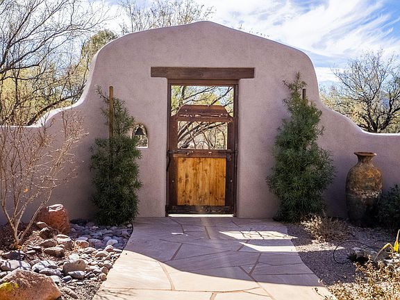 3rd image of 2319 Balderrain Ln