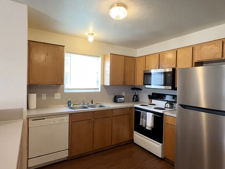 4104 Terri Linn Dr #B — Photo 2