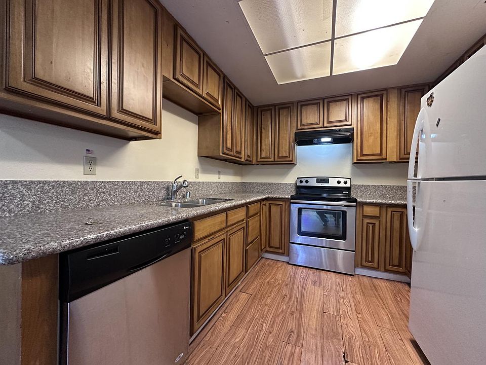 1st image of 5808 Shadow Creek Dr APT 2