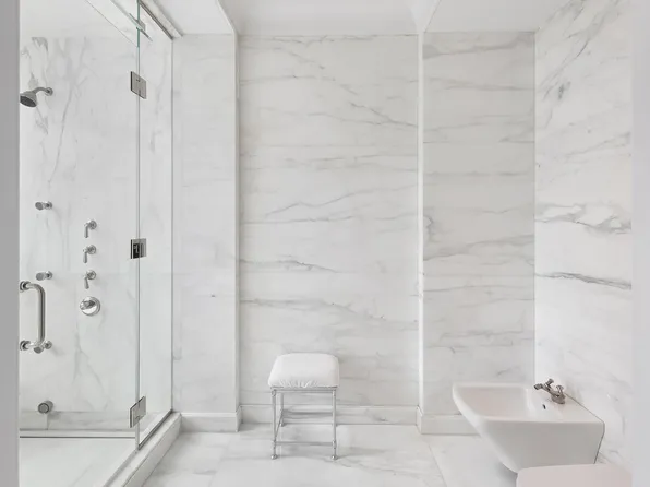 520 Park Avenue image 12 of 21