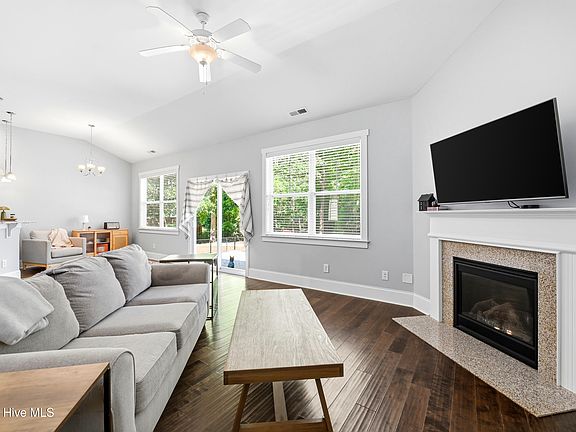 5th image of 100 Hickory Circle