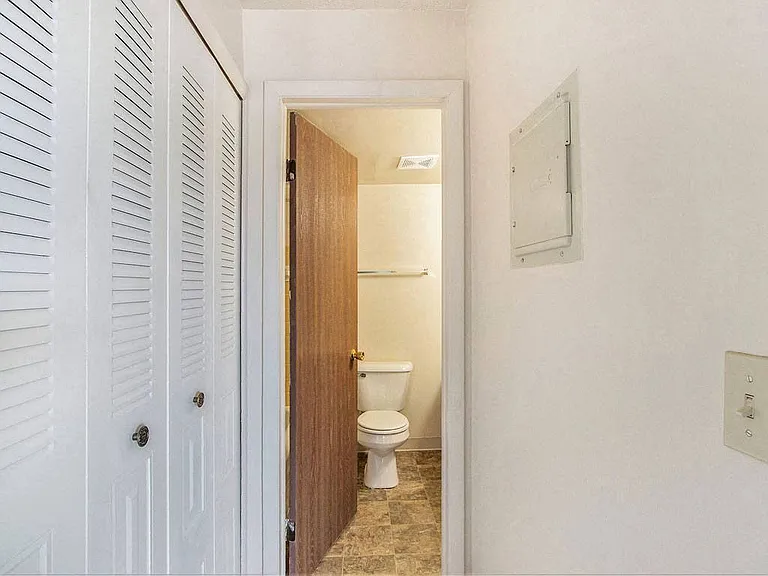 Wingate Apartments — Photo 16