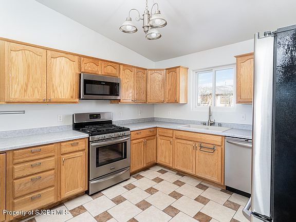 5th image of 3261 Spencer Dr