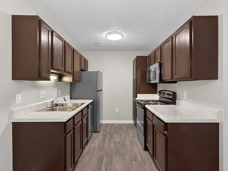 Sharon Oaks Apartments — Photo 30