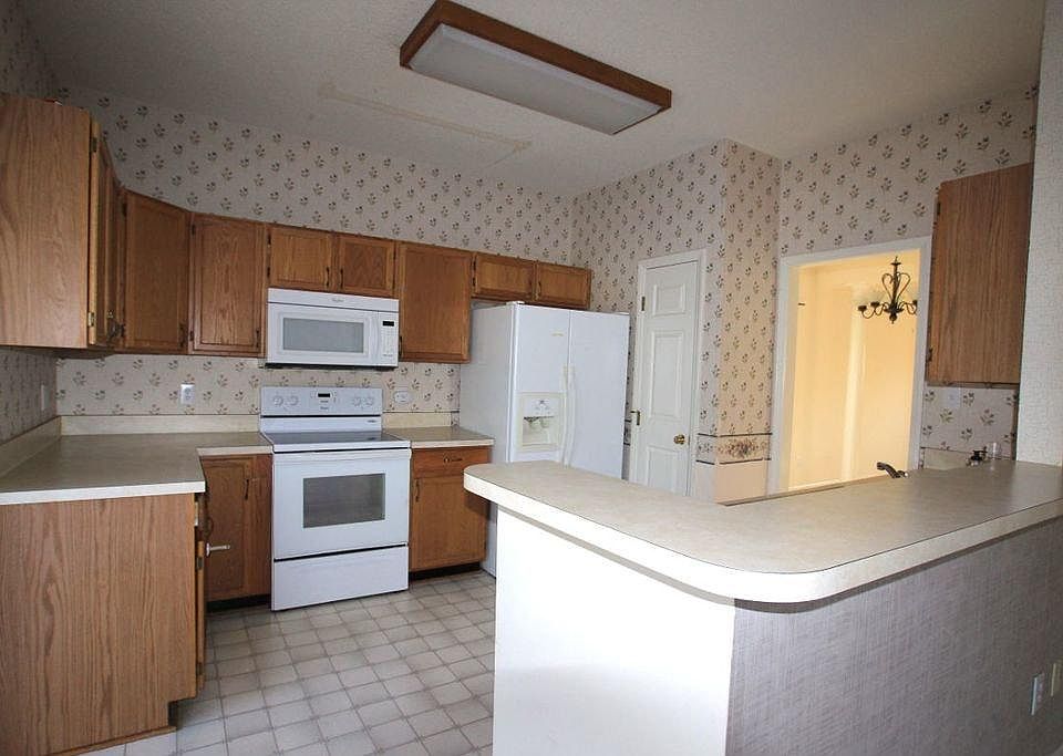 2nd image of 407 Woodstar Dr