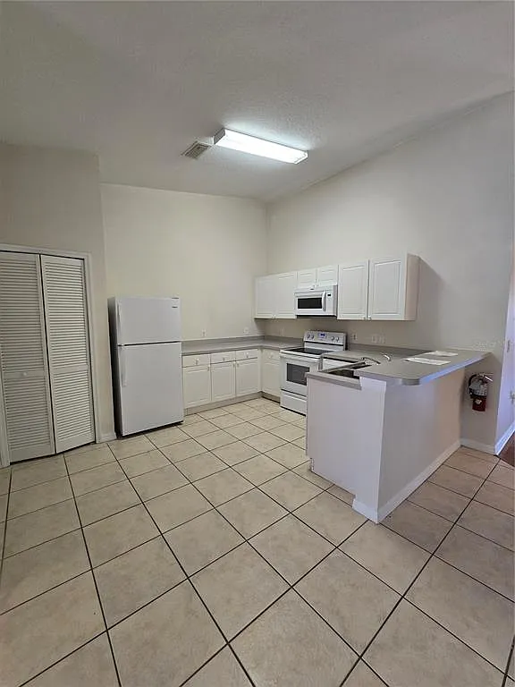 3 bed, 2.0 bath, 1202 sqft, $1,850 — Photo 3