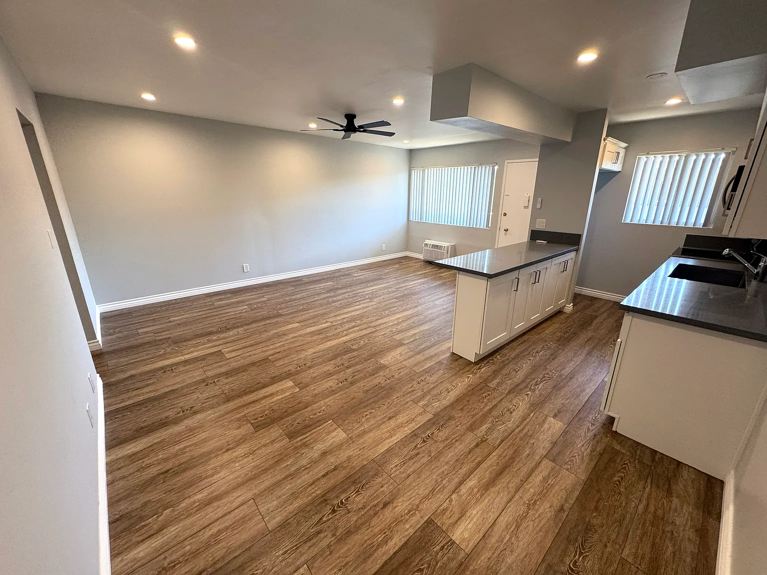 2 bed, 850 sqft, $2,500 — Photo 4